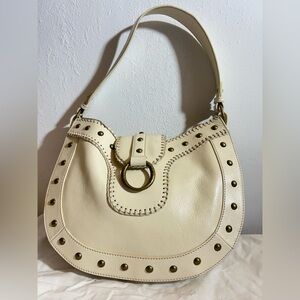 BCBGirls Cream Shoulder Bag
NWOT. A perfect purse for spring/summer